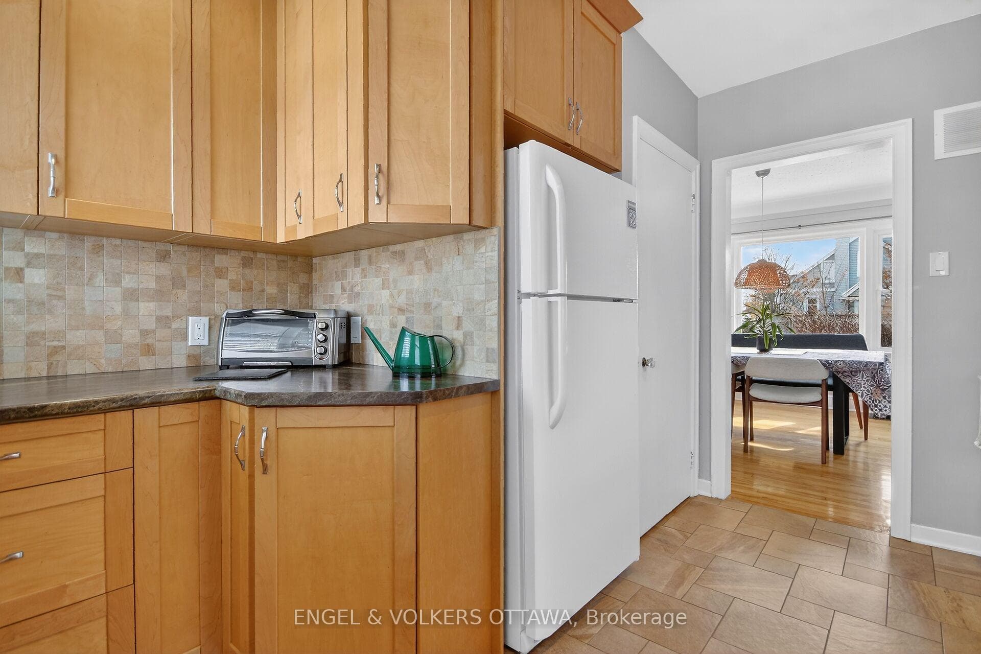 1235 Erie Avenue photo 18