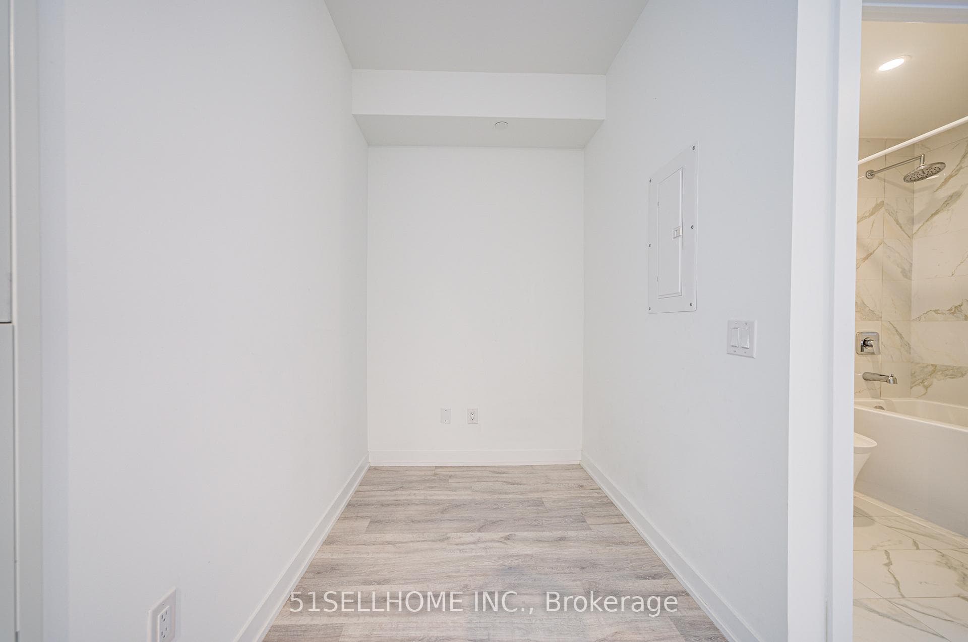 215 Lakeshore Road Unit 333 photo 12