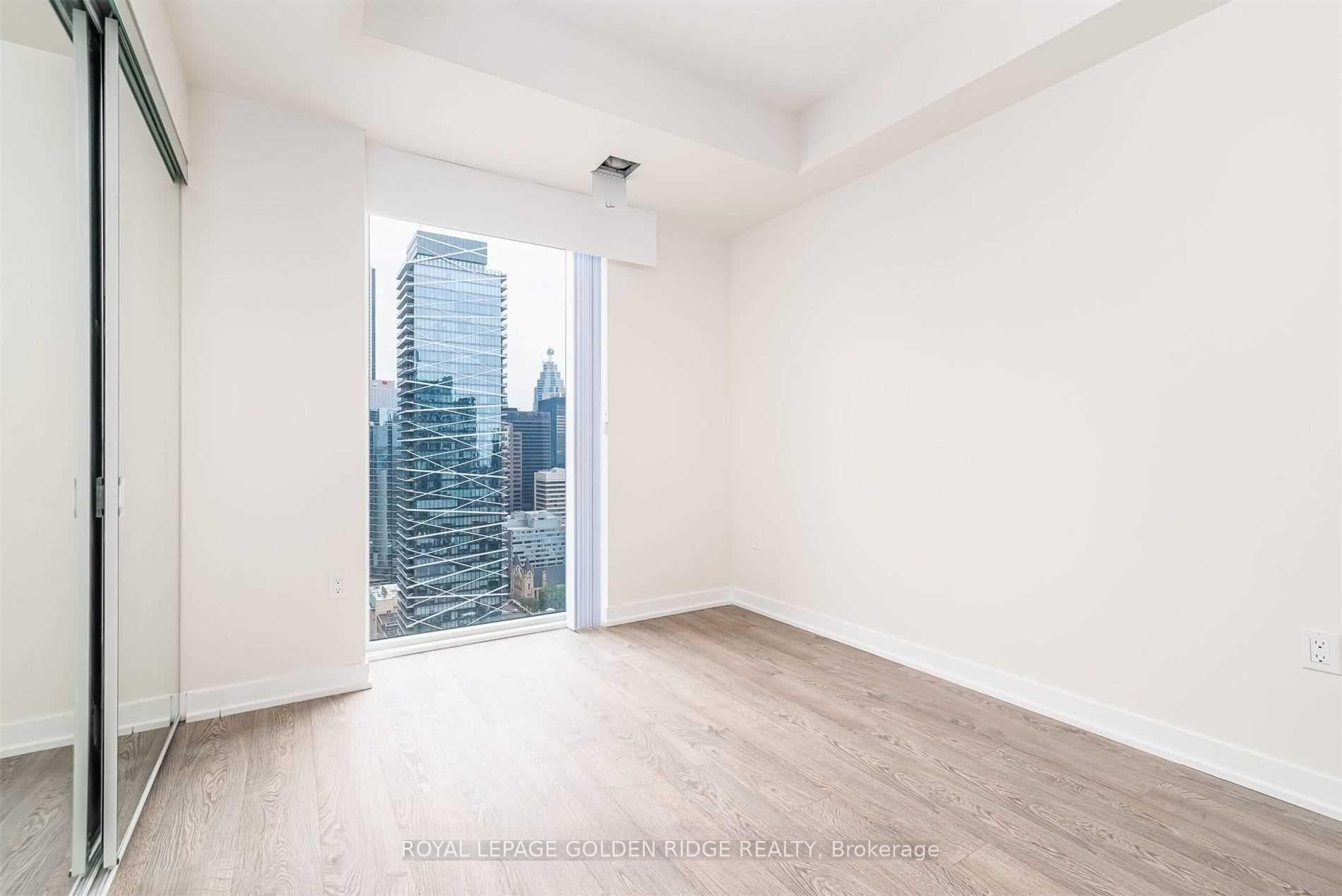 99 john Street Unit 2909 photo 6