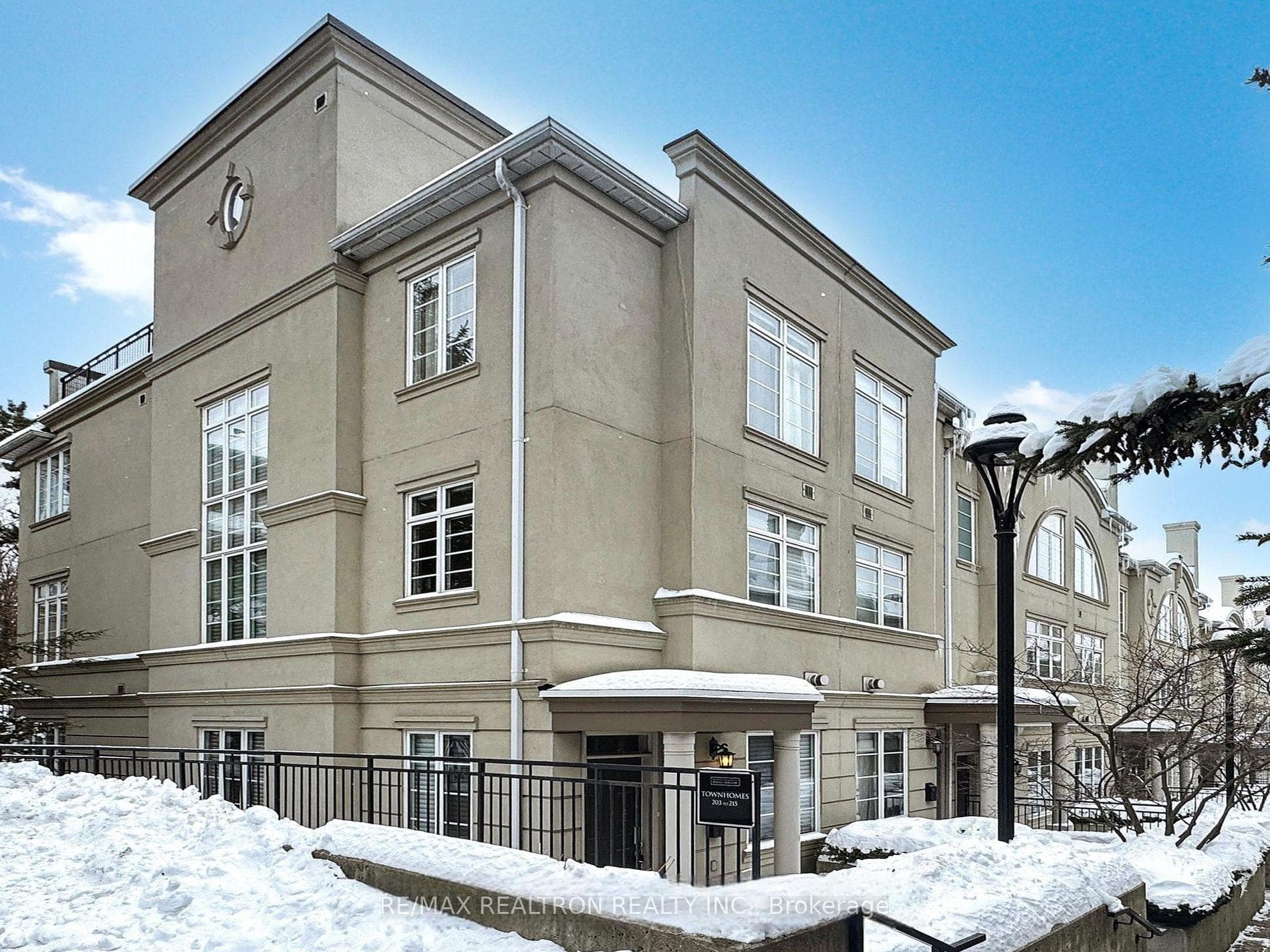 47 York Mills Road Unit 215 photo 1