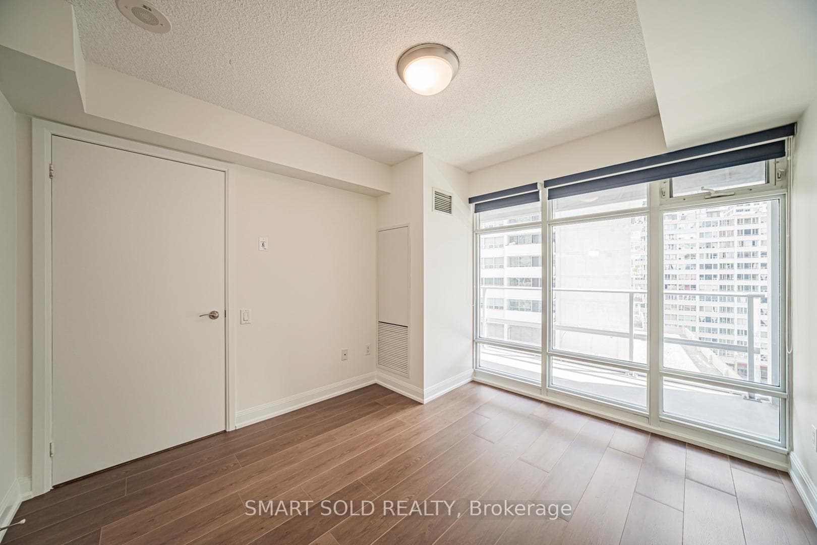 2191 Yonge Street Unit 901 photo 21