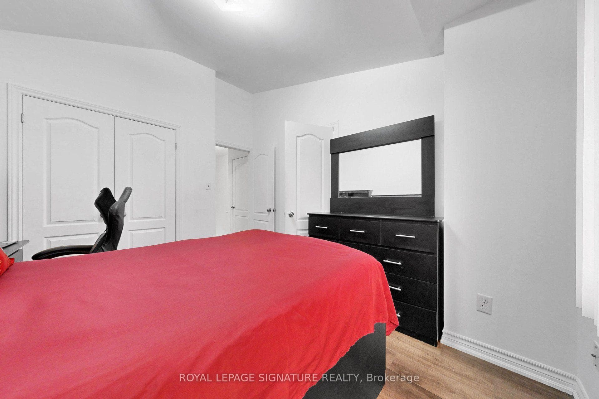 51 Piggott Mews photo 28