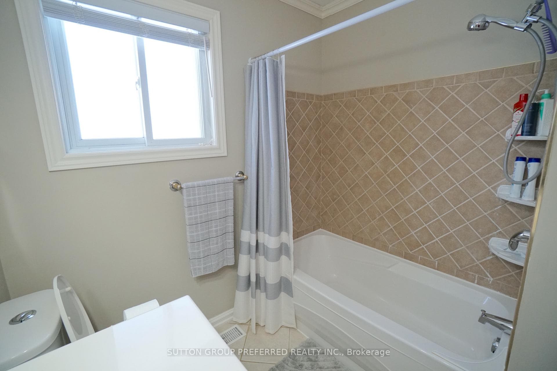 401 Regal Drive photo 22