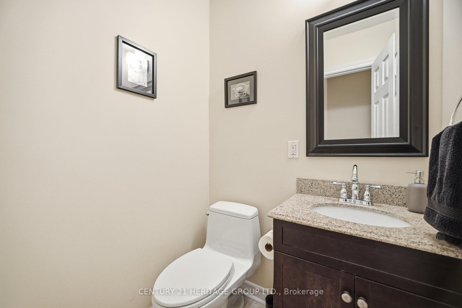 151 Perth Avenue photo 14