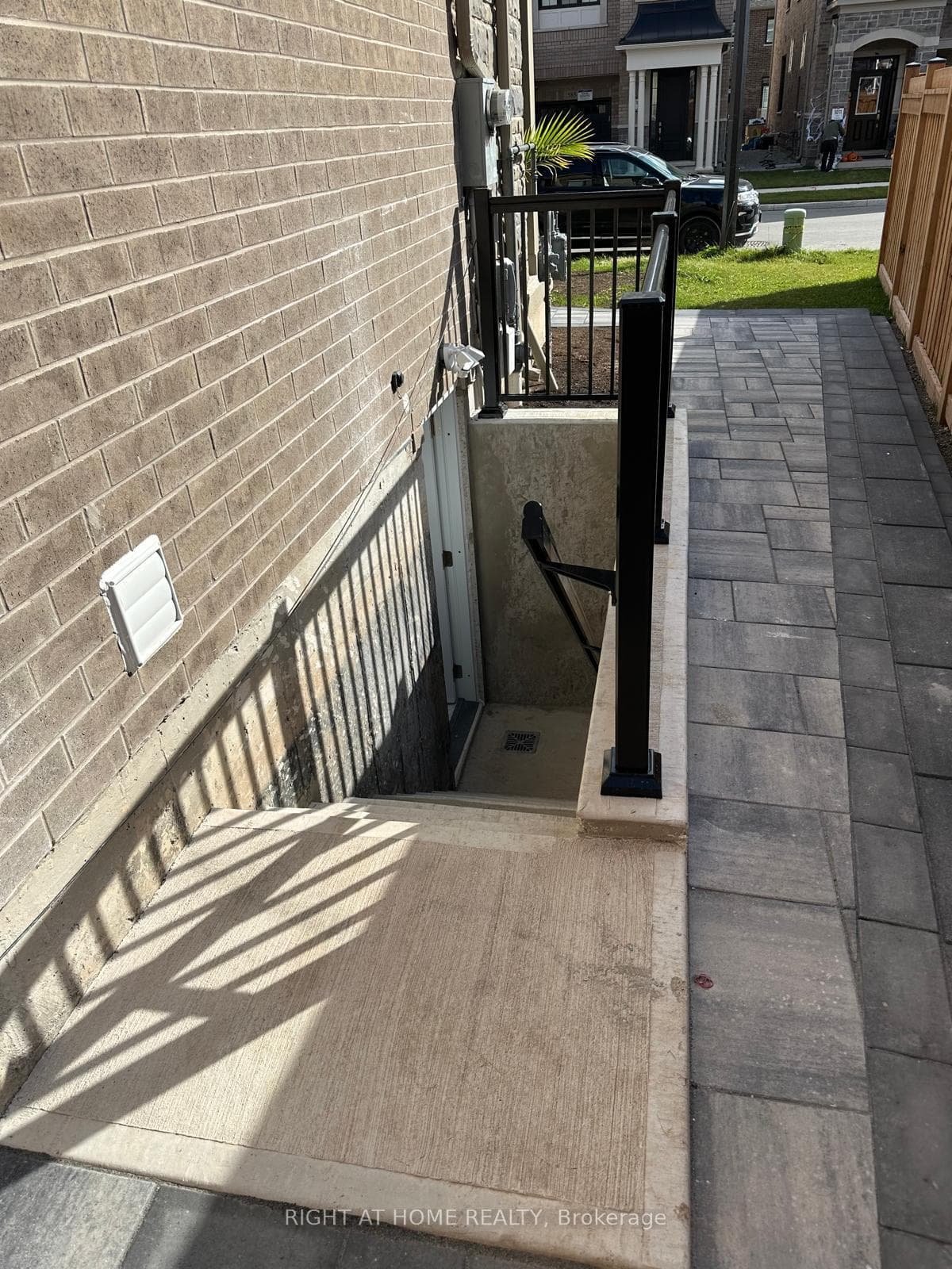 588 Boyd Lane photo 4