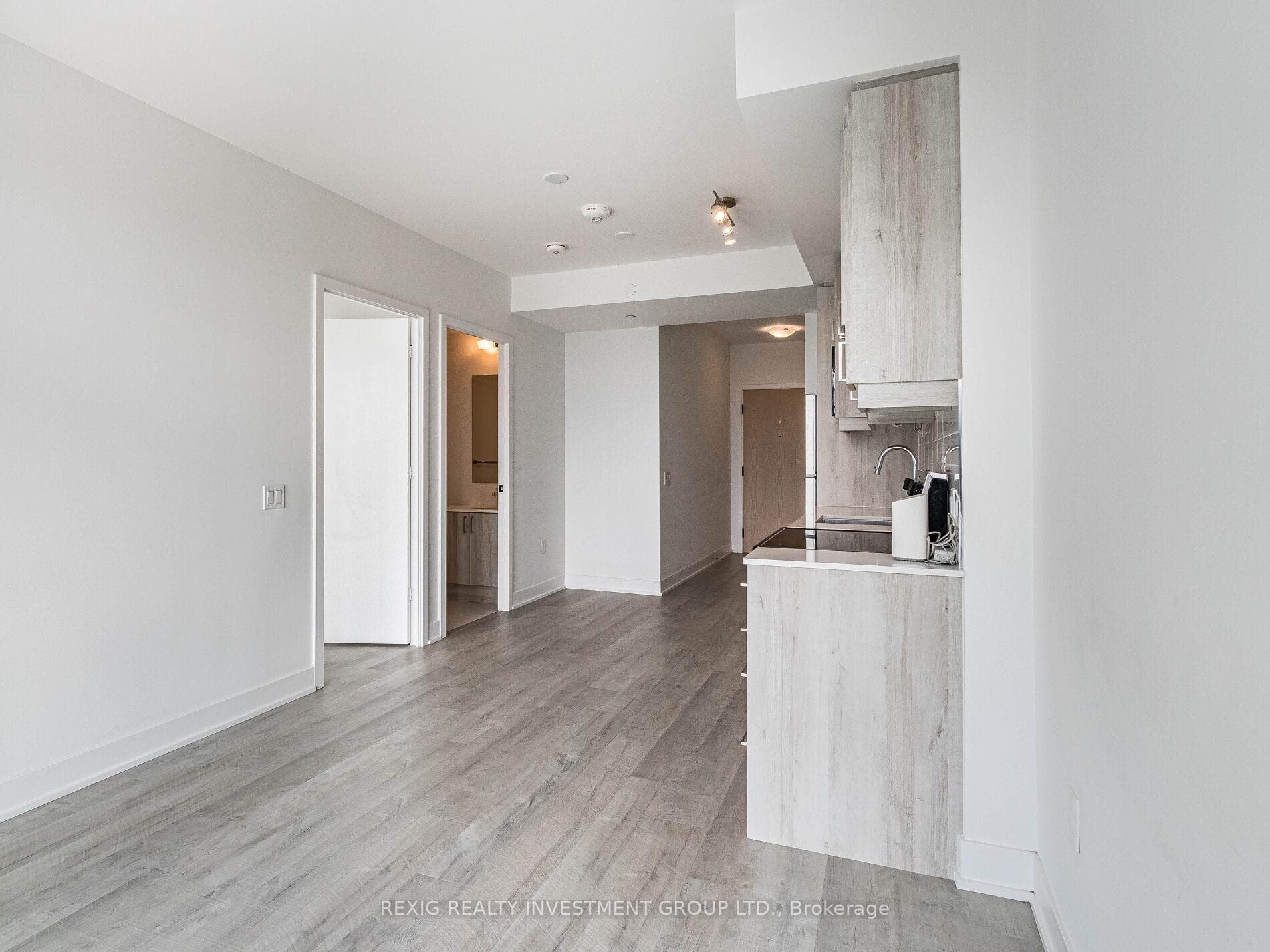 60 George Butchart Drive Unit 409 photo 12