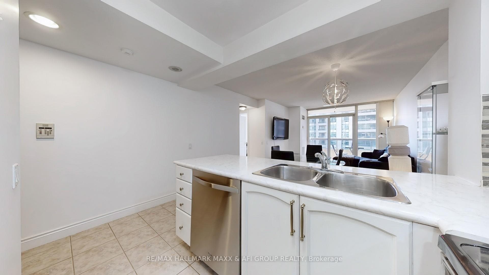 5 NORTHTOWN Way Unit 707 photo 12