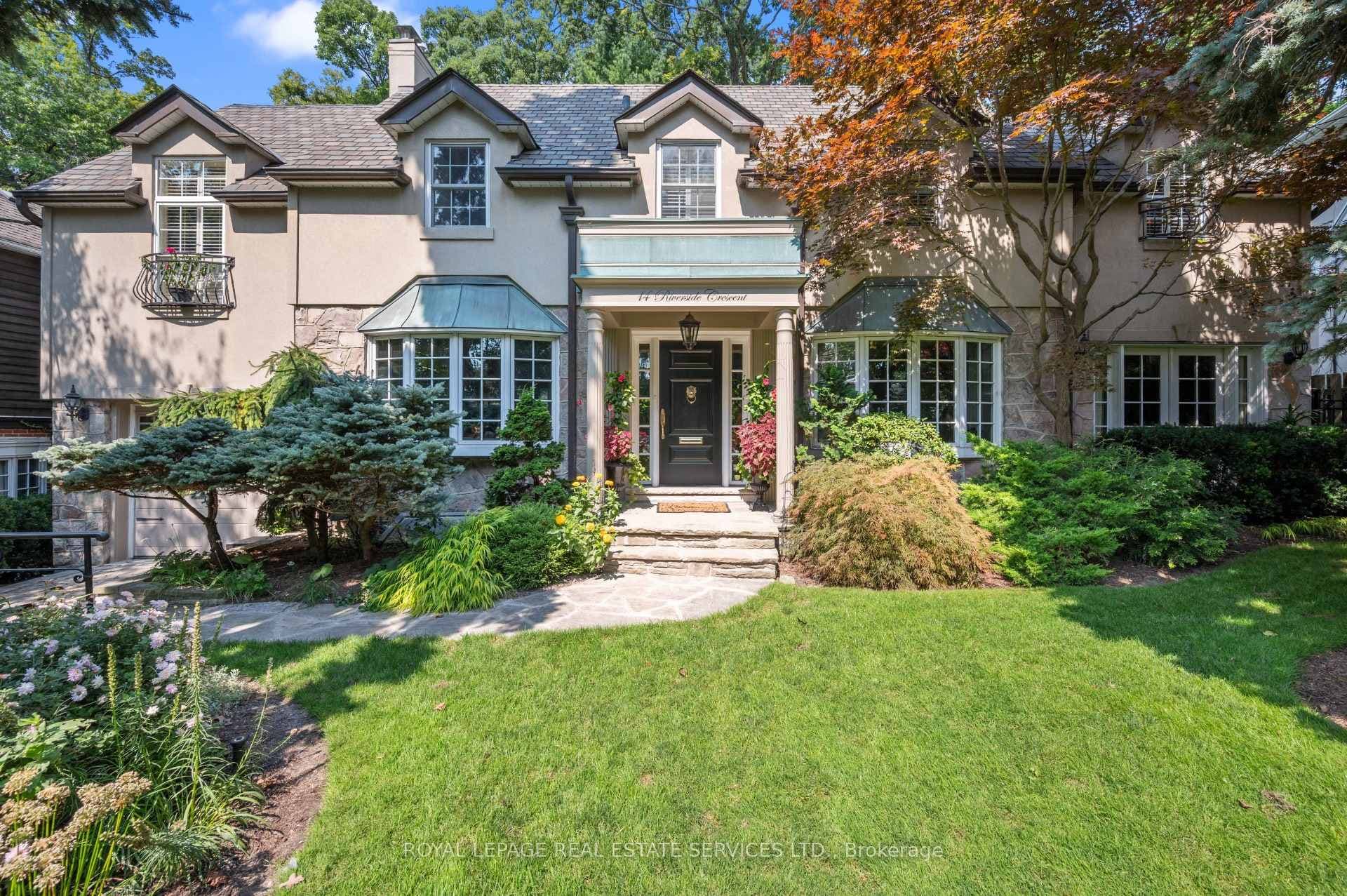 14 Riverside Crescent photo 1