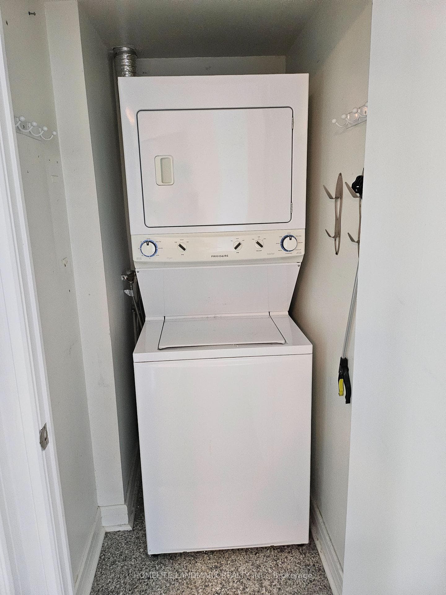 18 Harrison Garden Boulevard Unit 2606 photo 9