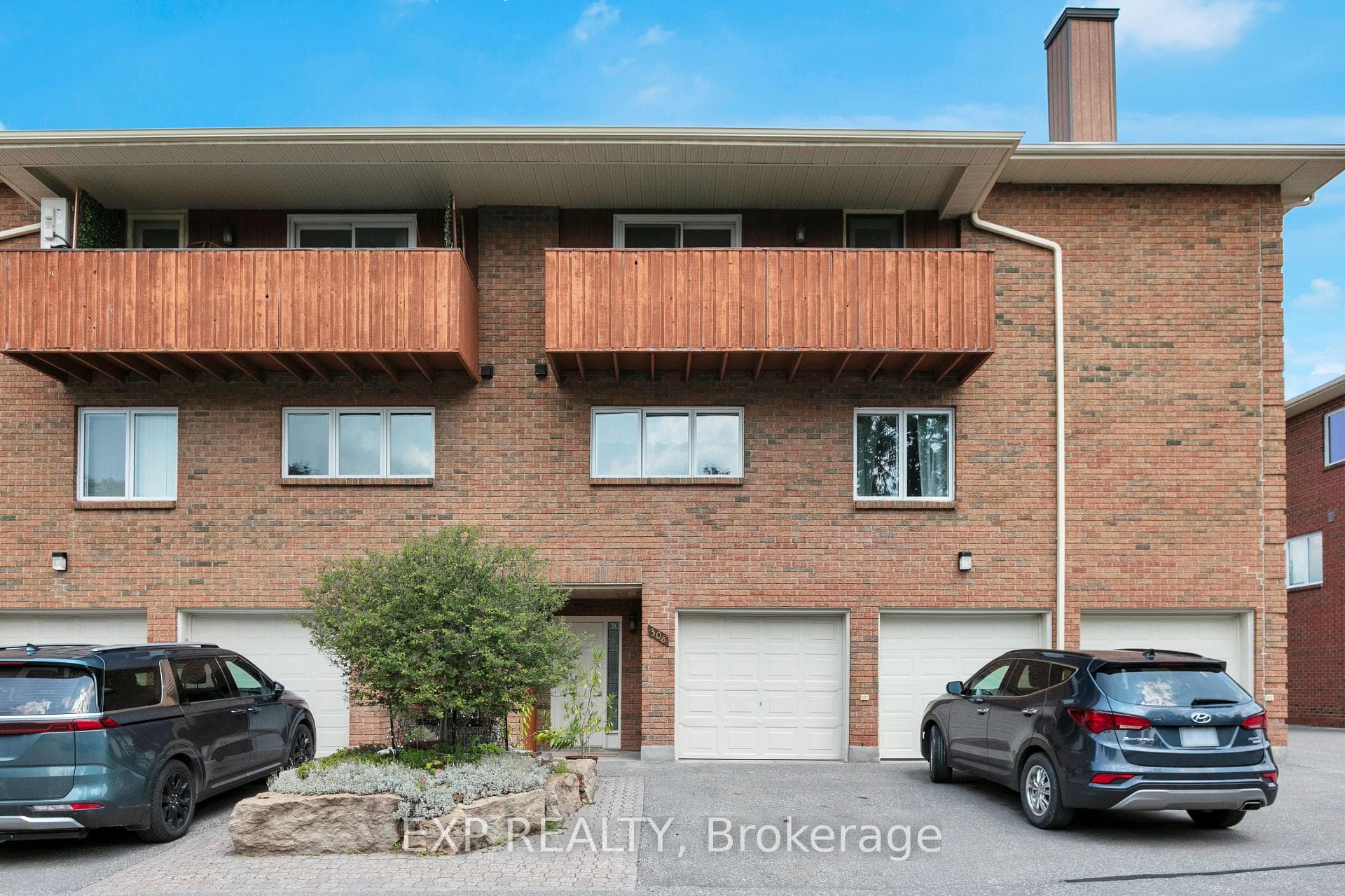 308 Stratas Court Unit 24 photo 1