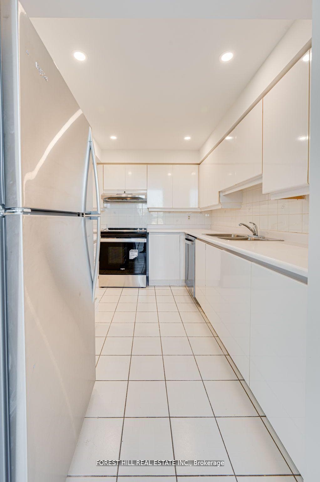 7 Townsgate Drive Unit 304 photo 9