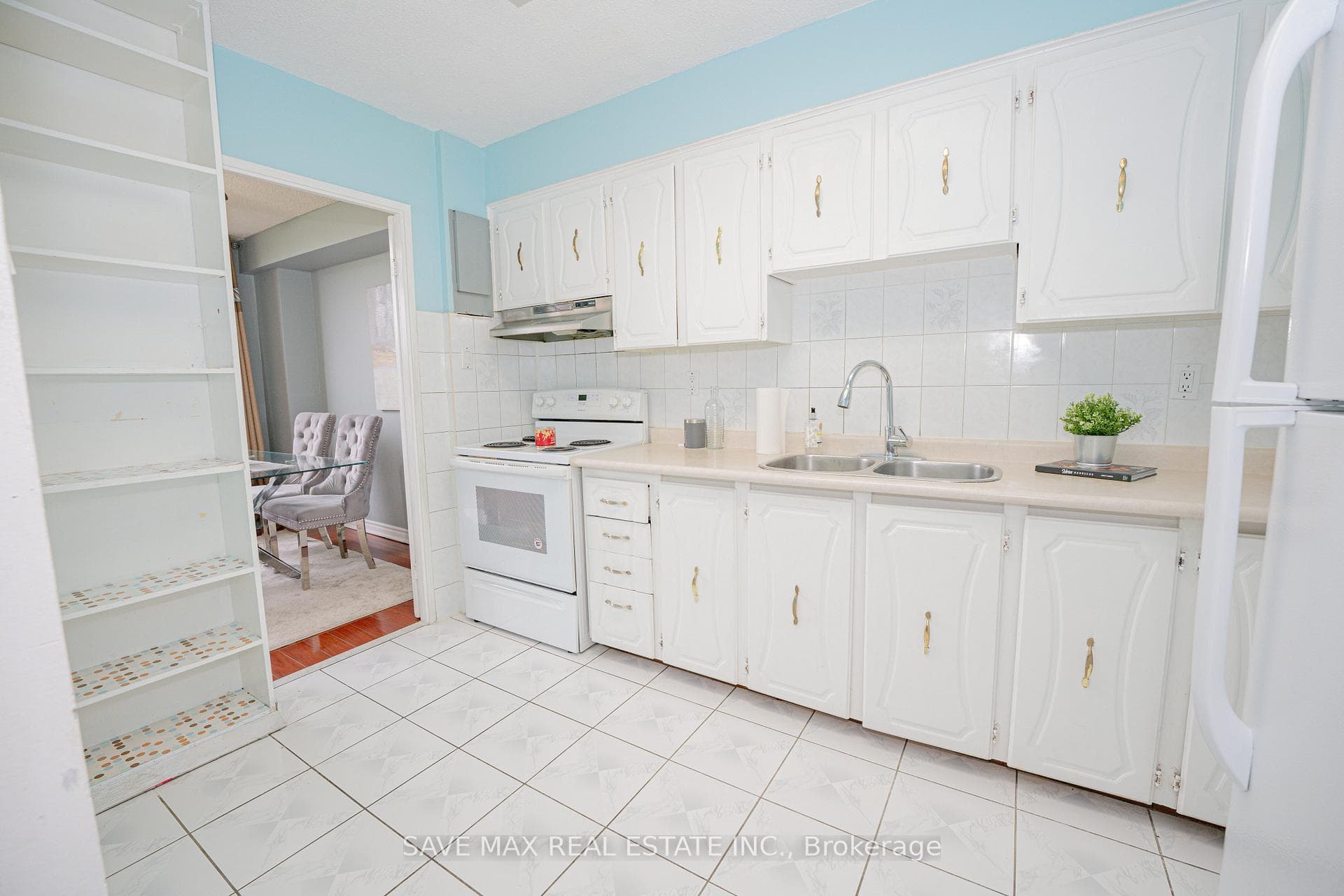 1050 Stainton Drive Unit 106 photo 14