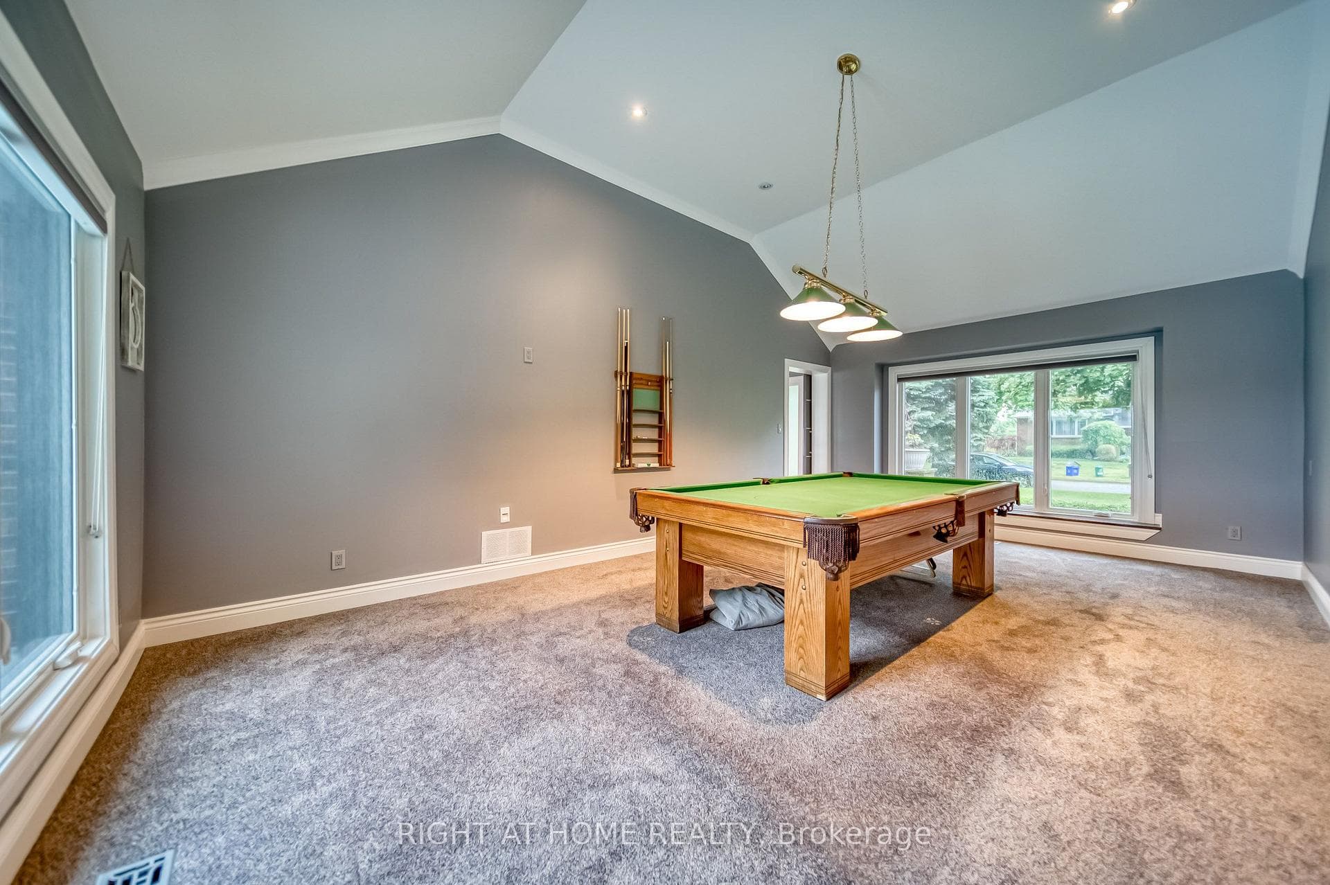 44 ROYAL HENLEY Boulevard photo 24