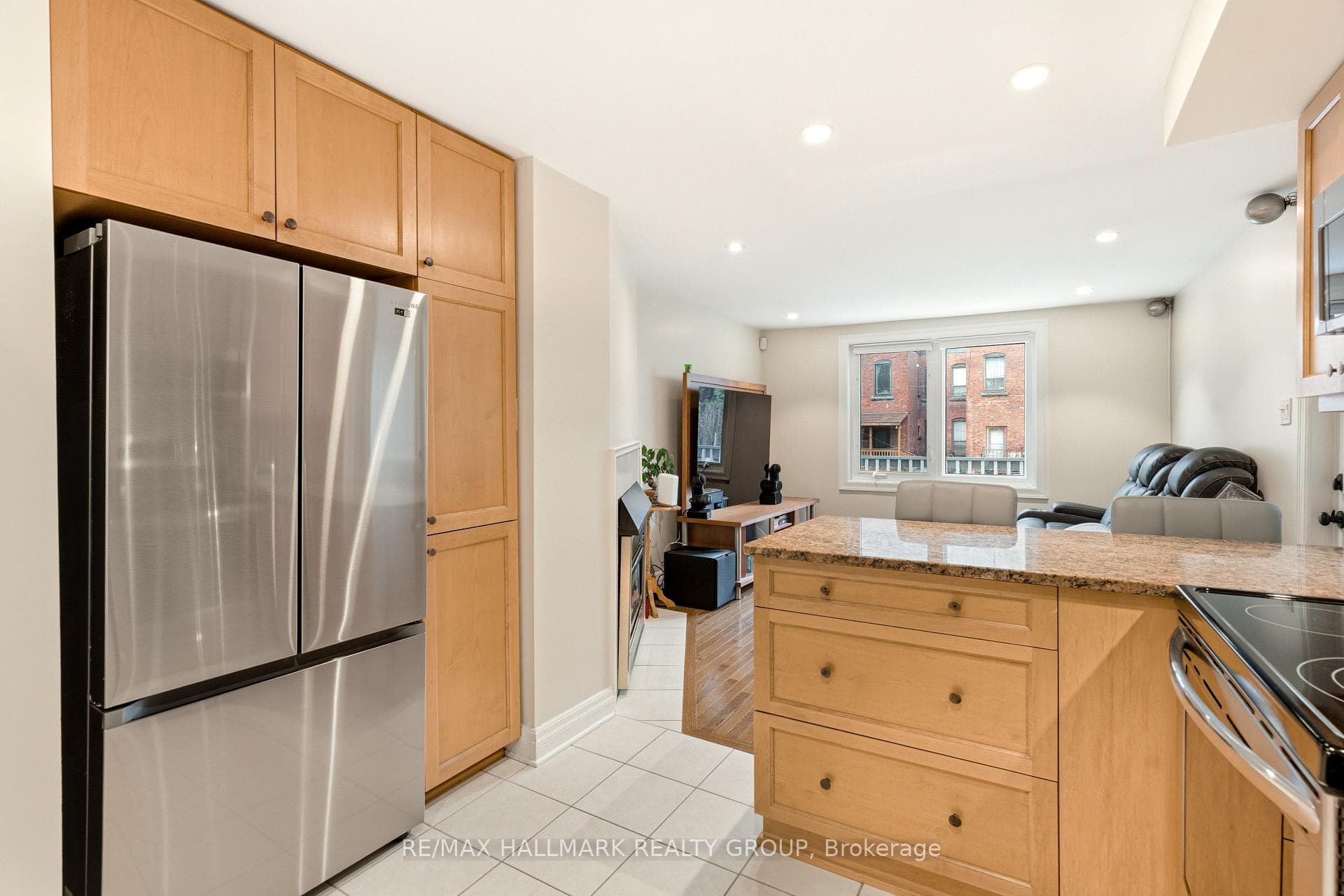 417 Daly Avenue photo 13