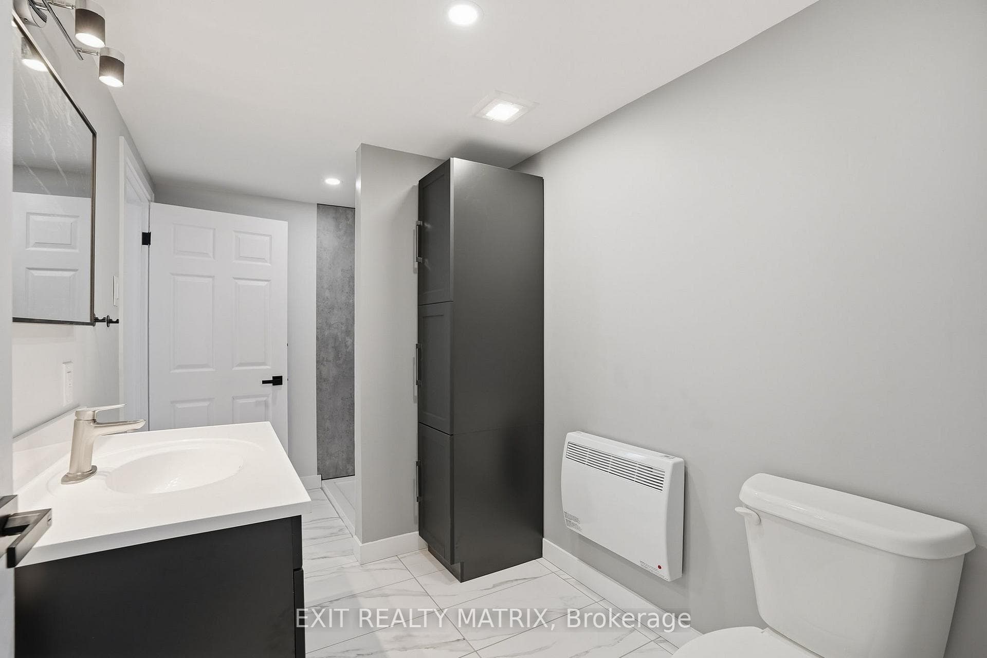 805 Cartier Boulevard photo 36