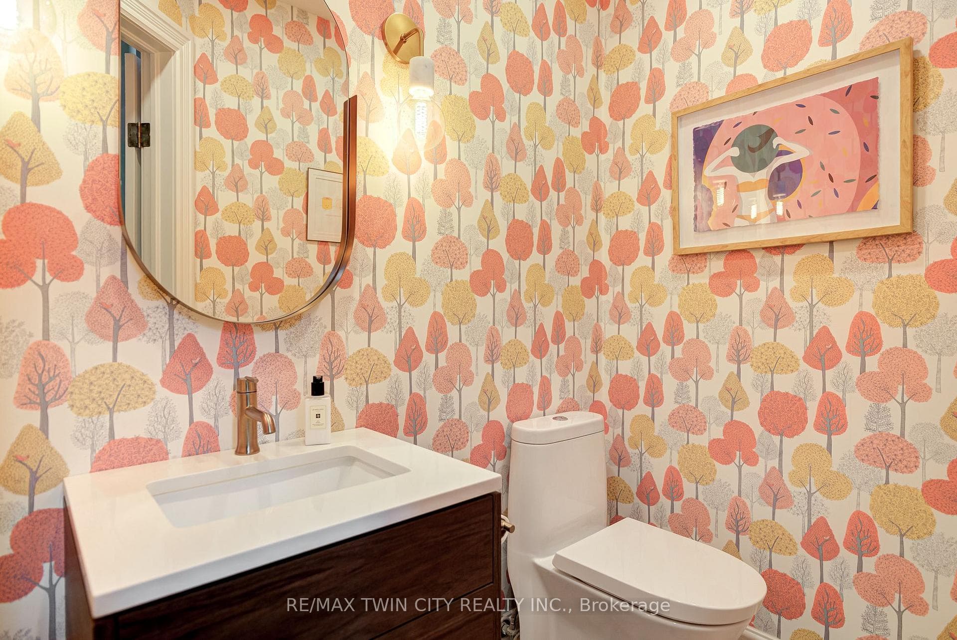 573 Paradise Crescent photo 17
