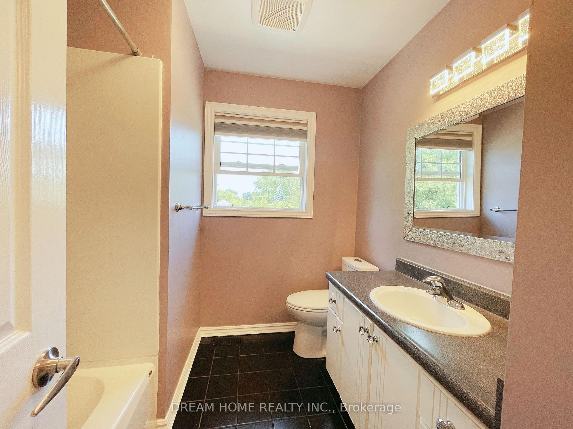 318 Annsheila Drive photo 17