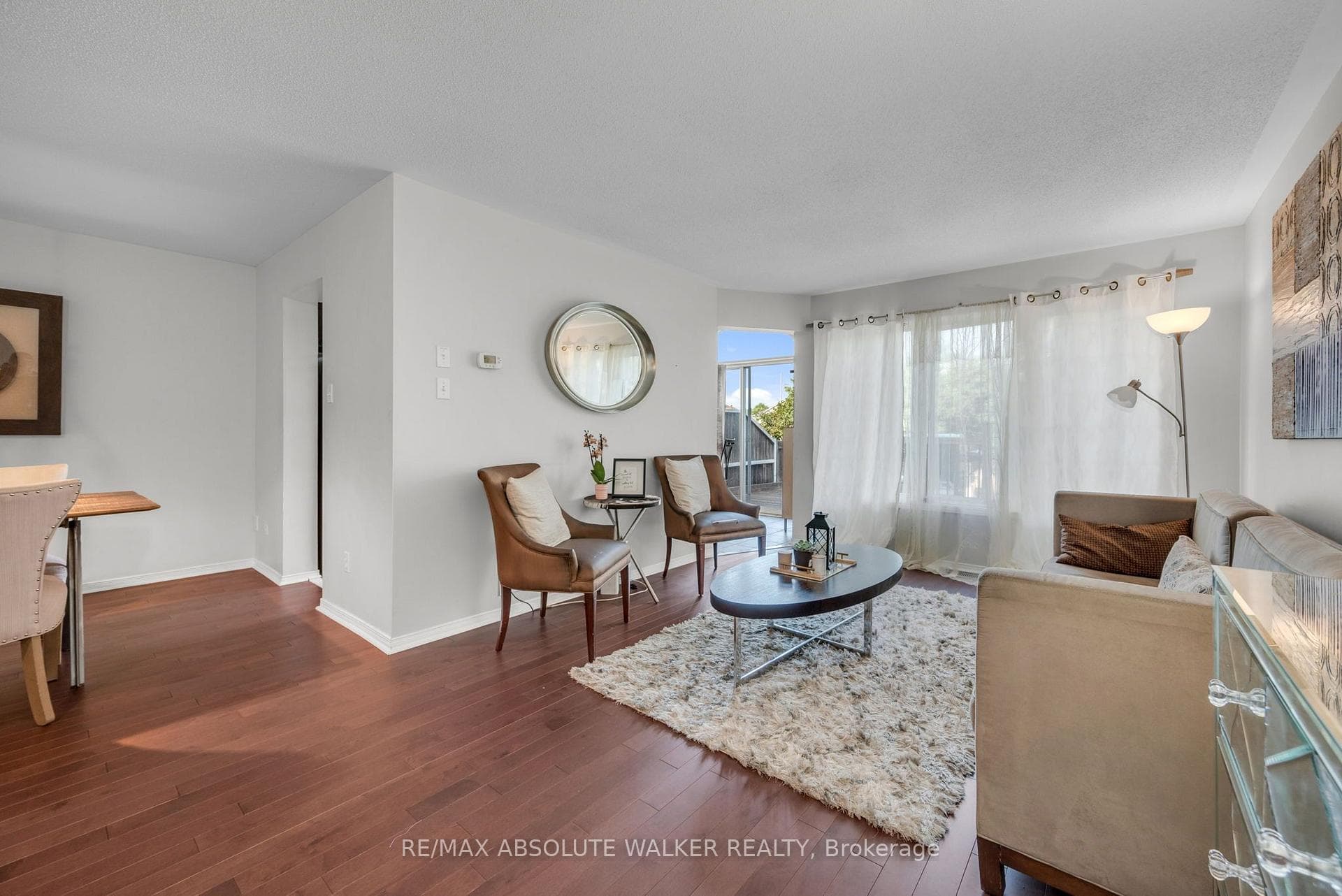 1104 Candlewood Street photo 5