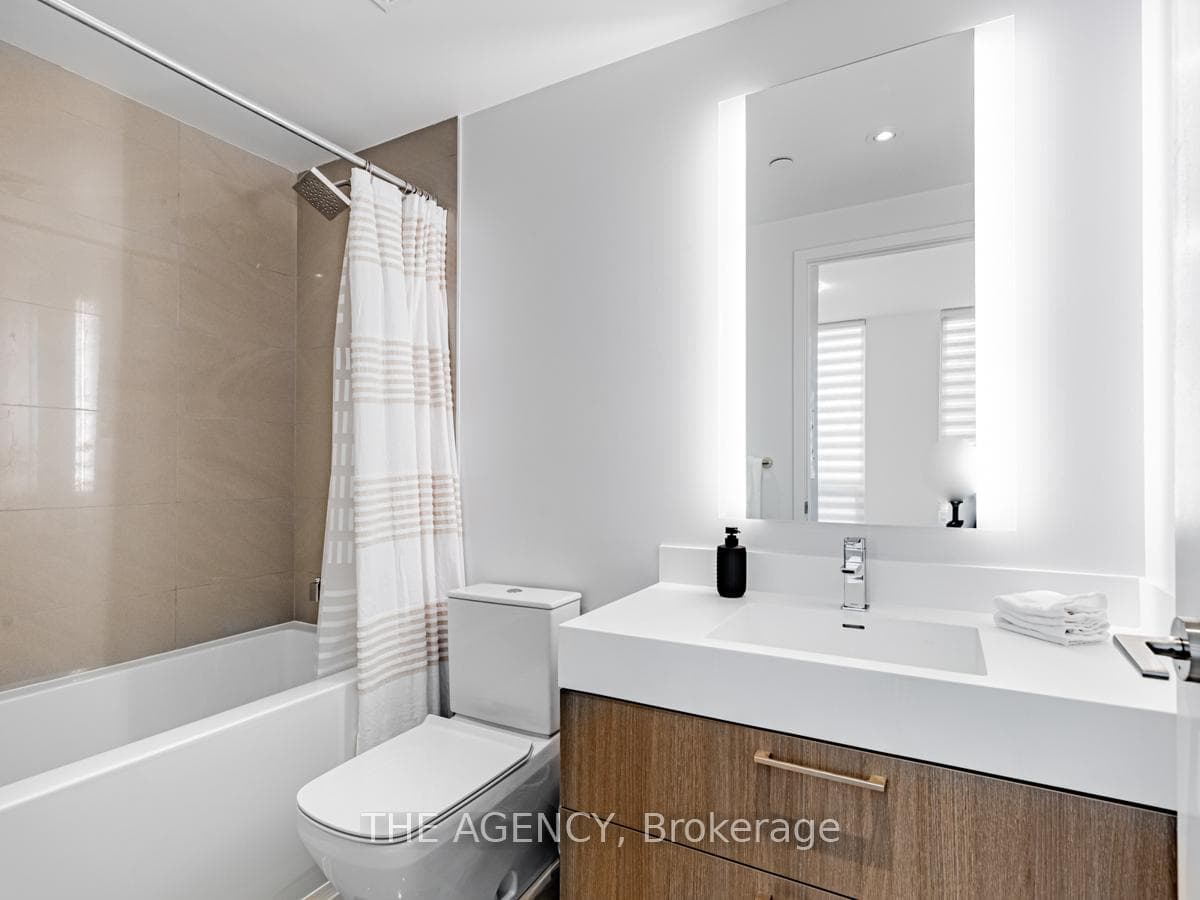 1 Yorkville Avenue Unit 711 photo 15