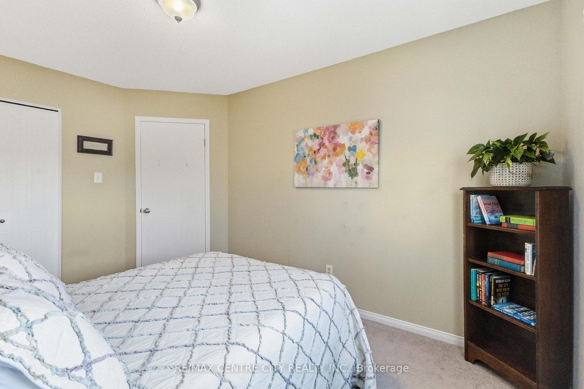 1084 Kimball Crescent photo 34