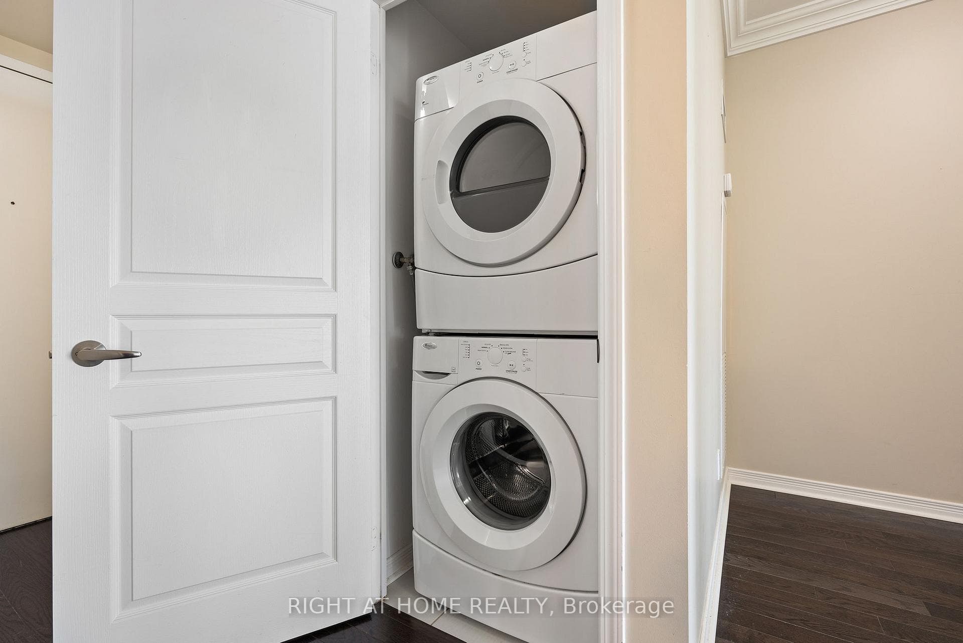 2240 Lake Shore Boulevard Unit 806 photo 21