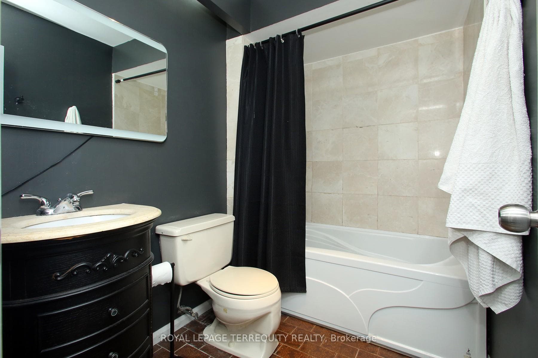 7 Stoneham Road photo 21