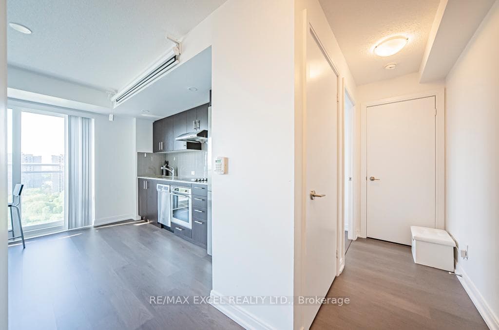 255 Village Green Square Unit 1508 photo 8