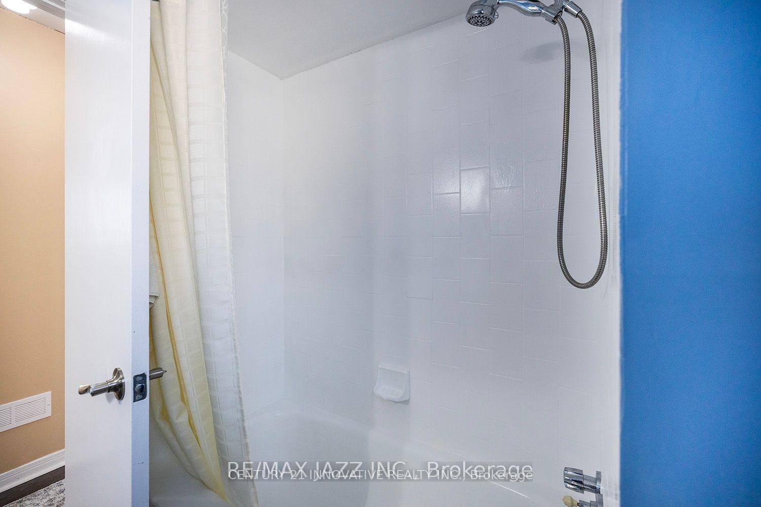 125 Peacock Boulevard photo 19