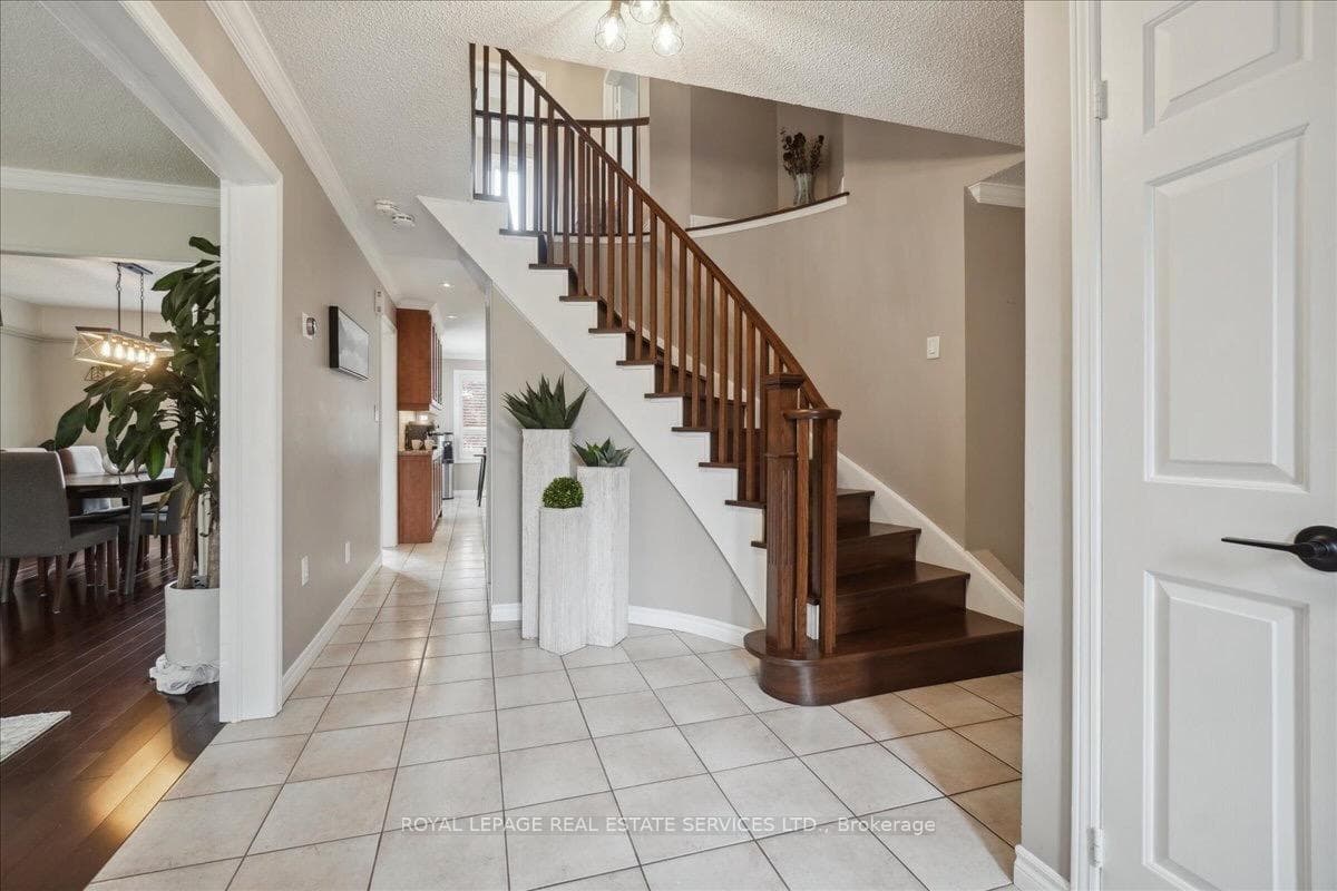 274 Poole Drive photo 4