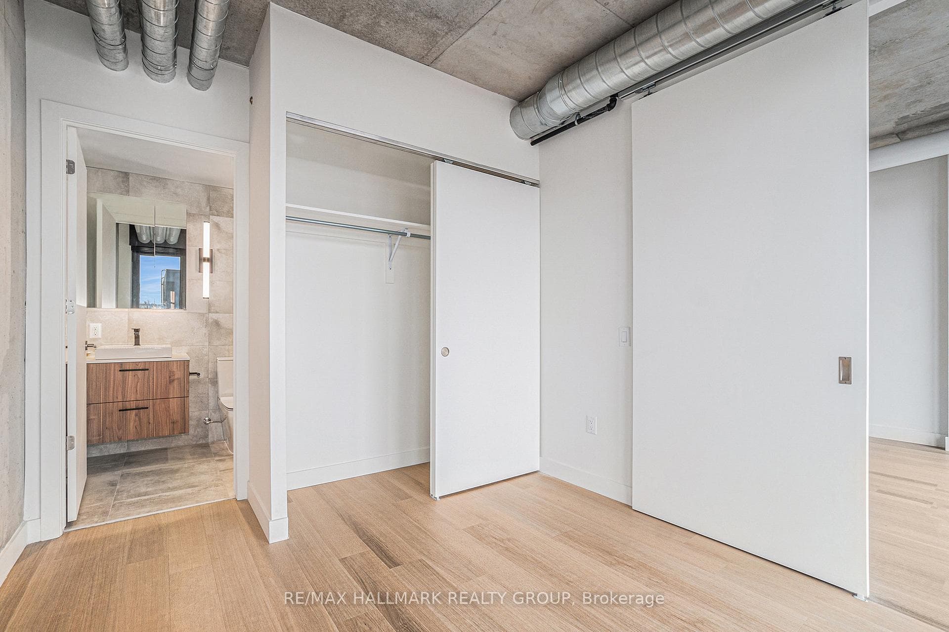 10 James Street Unit 414 photo 11