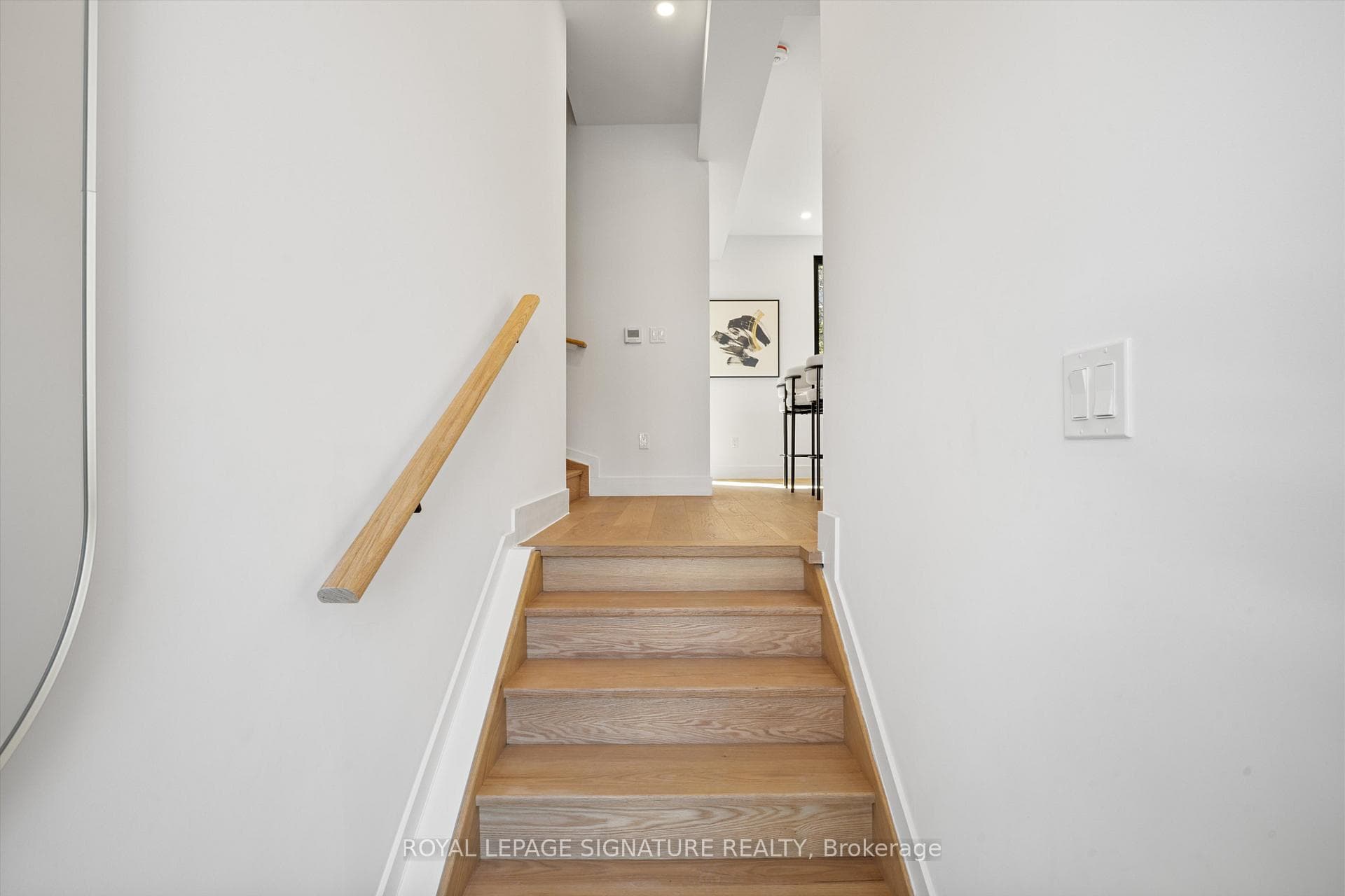 1 Heydon Park Road Unit Main/Upper photo 2