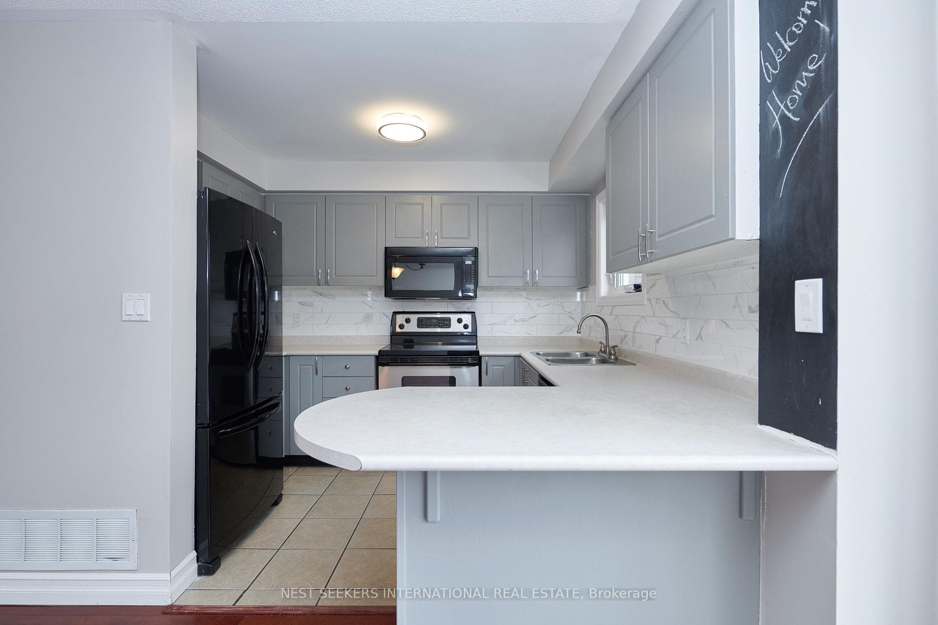 42 Montserrand Street photo 8