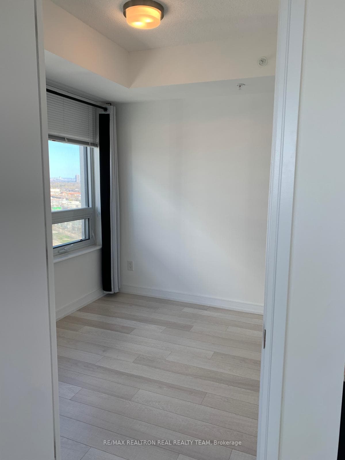 20 Thomas Riley Road Unit 2004 photo 6