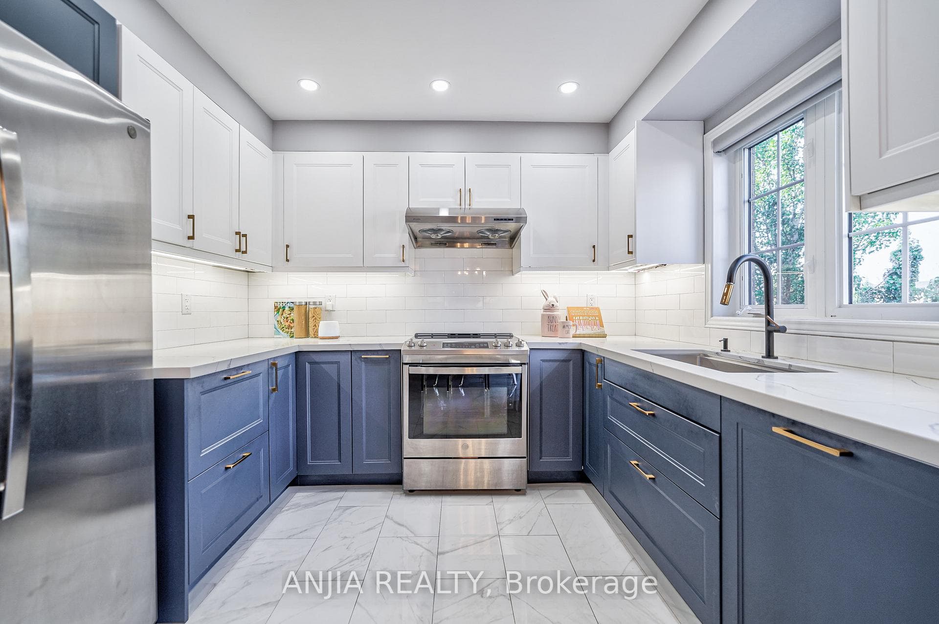 60 Thoroughbred Way photo 20