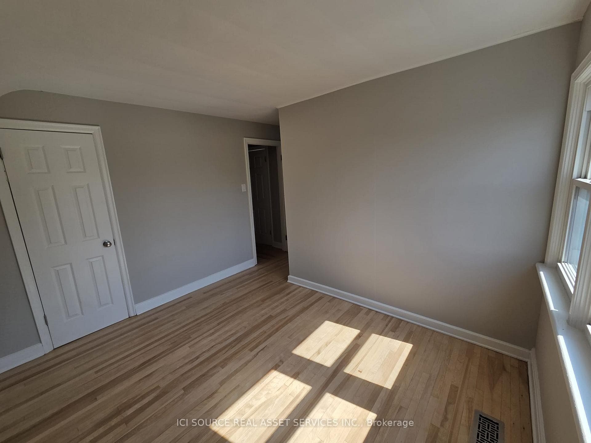 30 Sunnycrest Drive photo 16