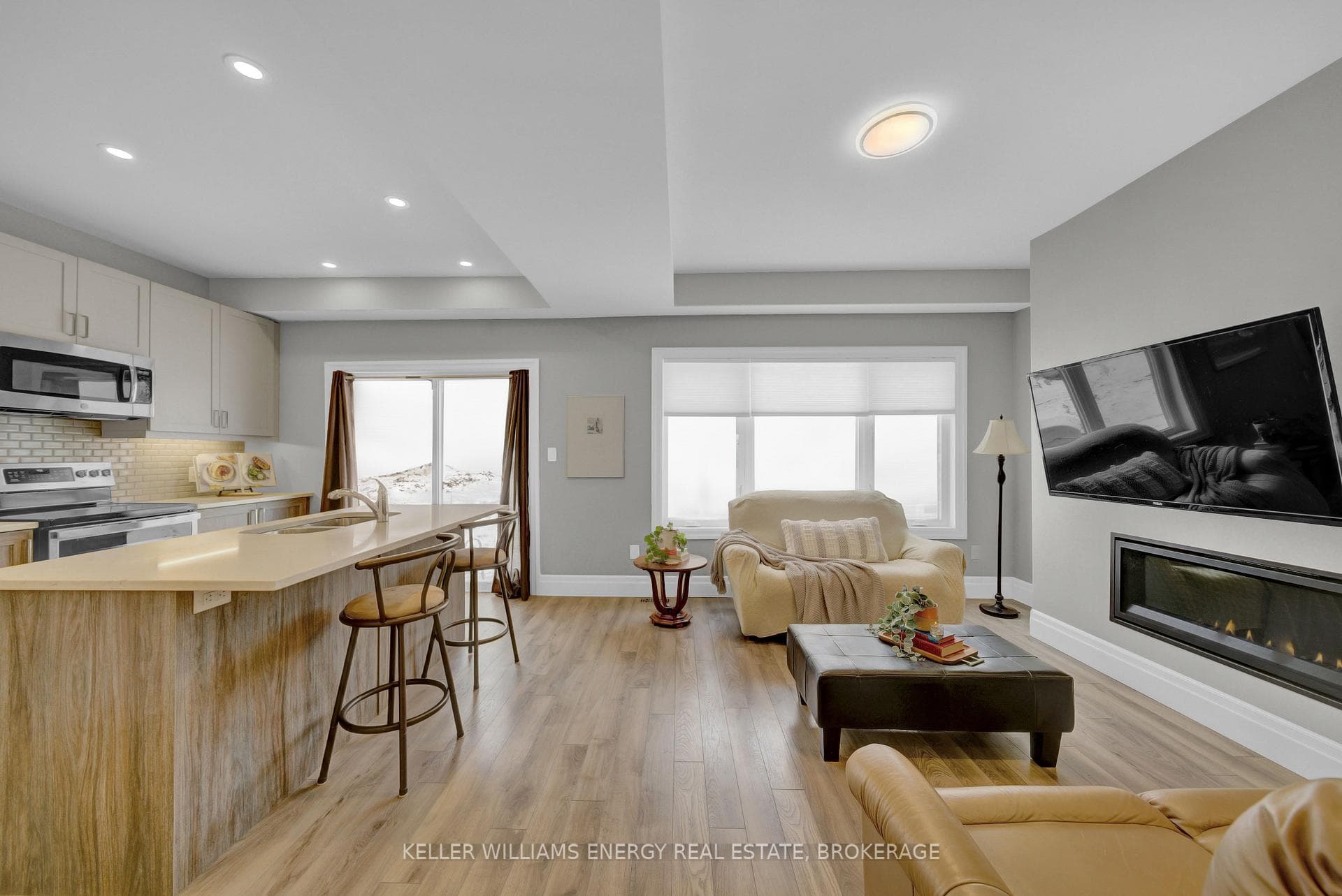 92 Campbell Crescent photo 6