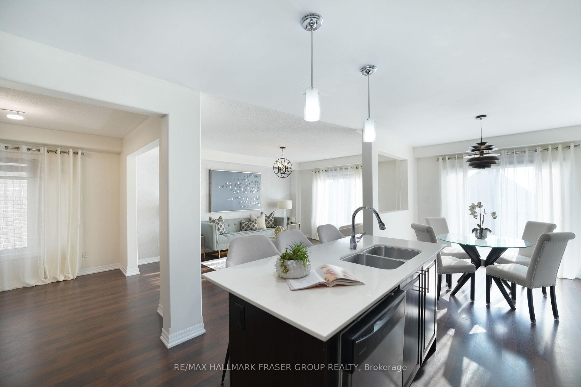 1800 Silverstone Crescent photo 8