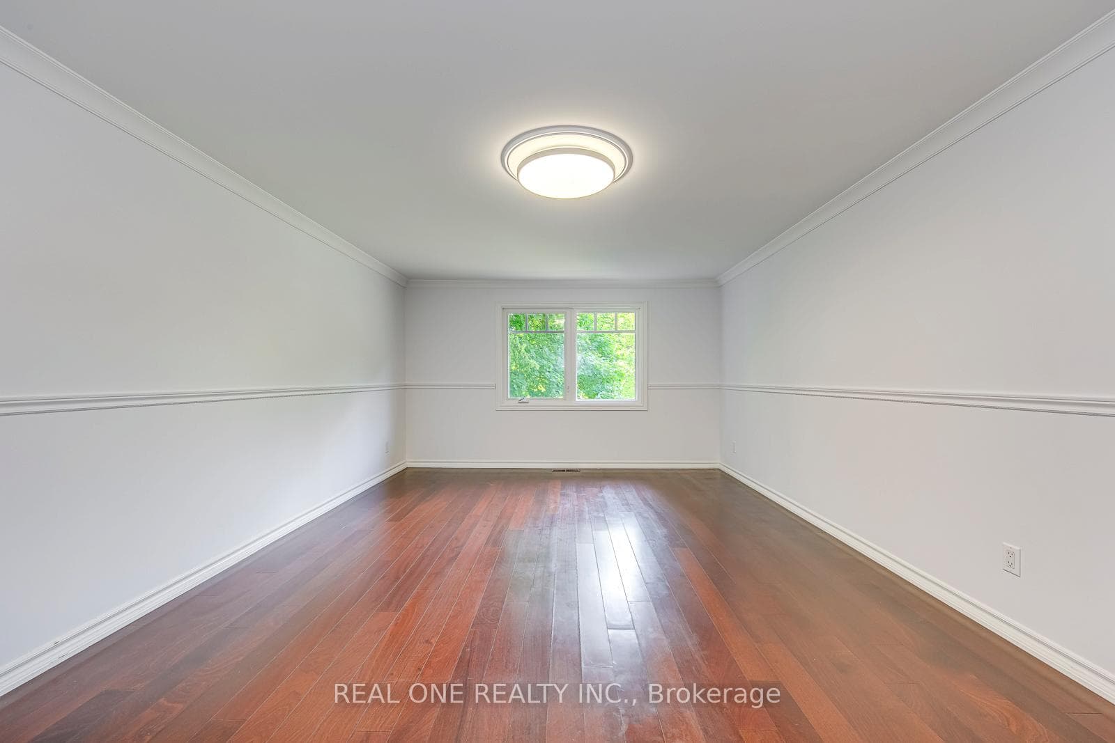 2211 All Saints Crescent photo 26