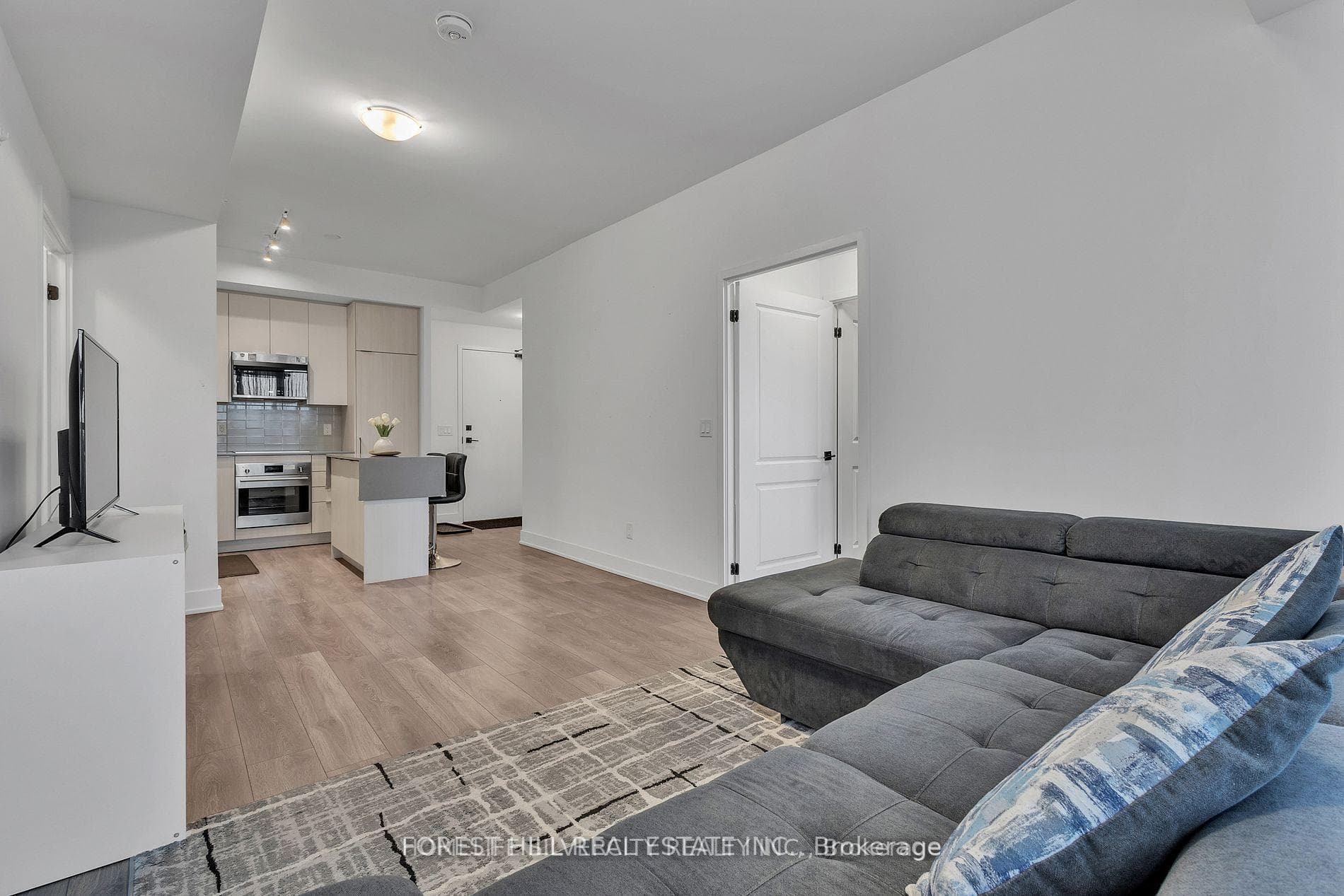 2481 Taunton Road Unit 704 photo 22