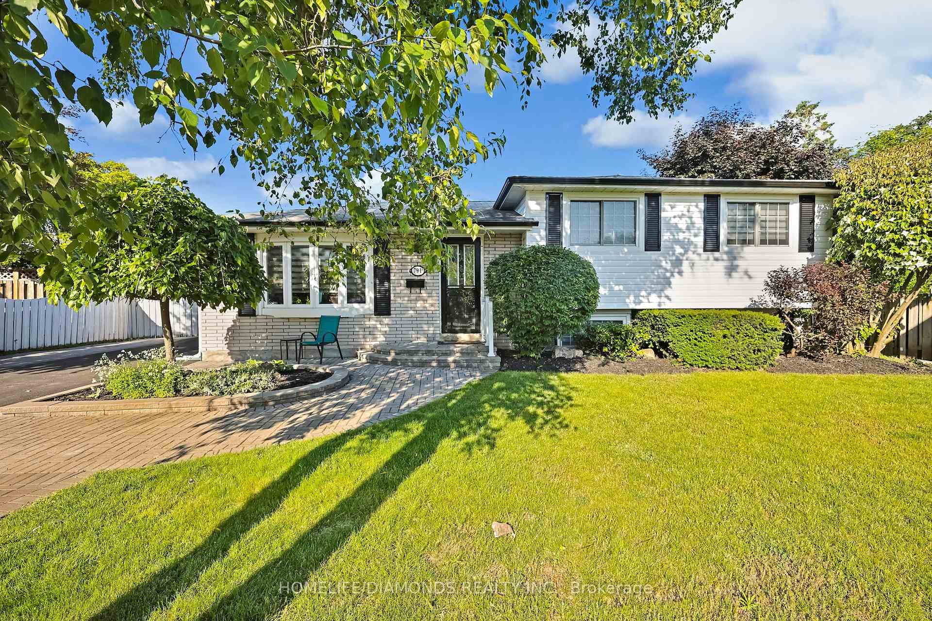 791 ARDEN Court photo 2