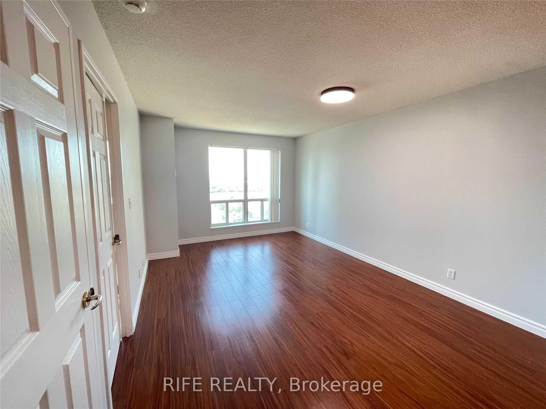 1 Lee Centre Drive Unit 2202 photo 4