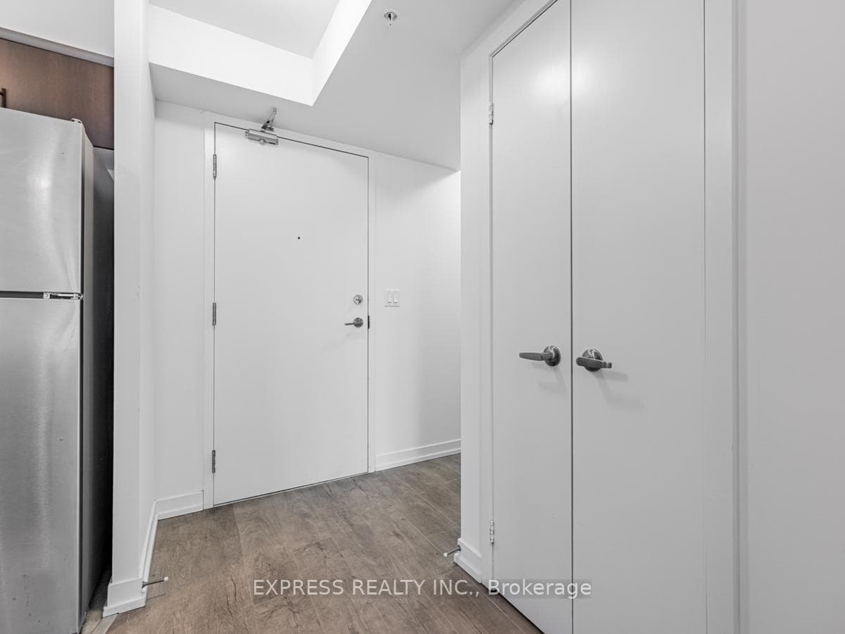 1410 Dupont Street Unit 1603 photo 3