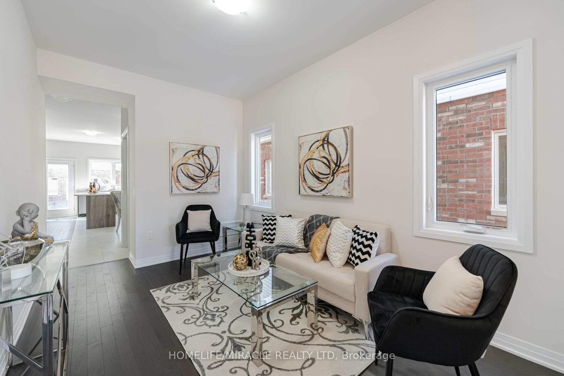 432 Adelaide Street photo 1