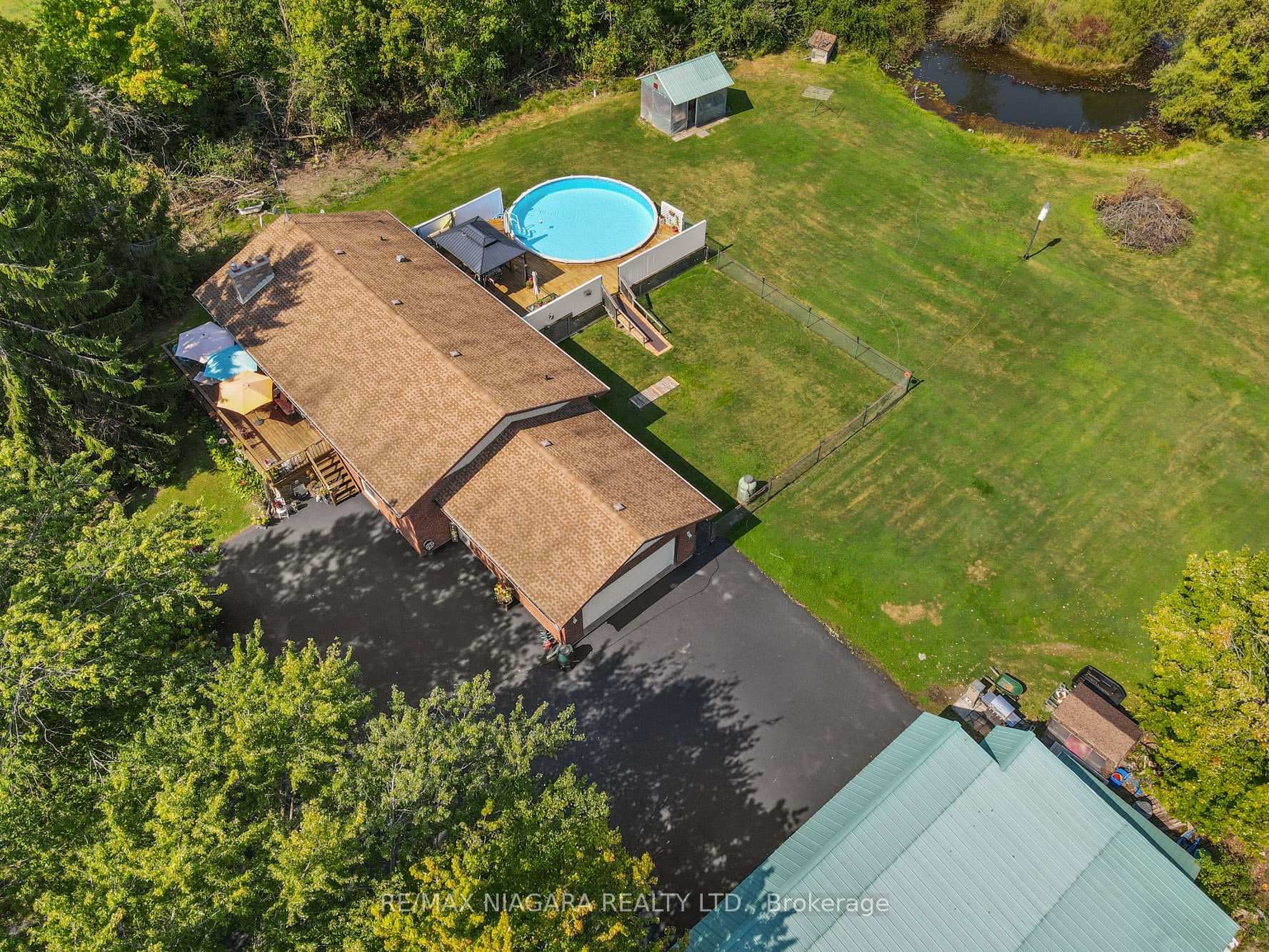 2666 Dominion Road photo 33