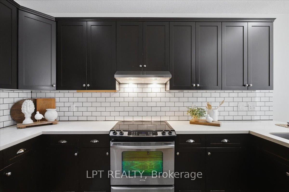 62 Williams Street photo 14