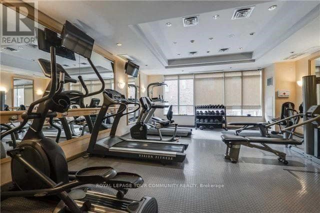 212 Eglinton Avenue Unit 1007 photo 2