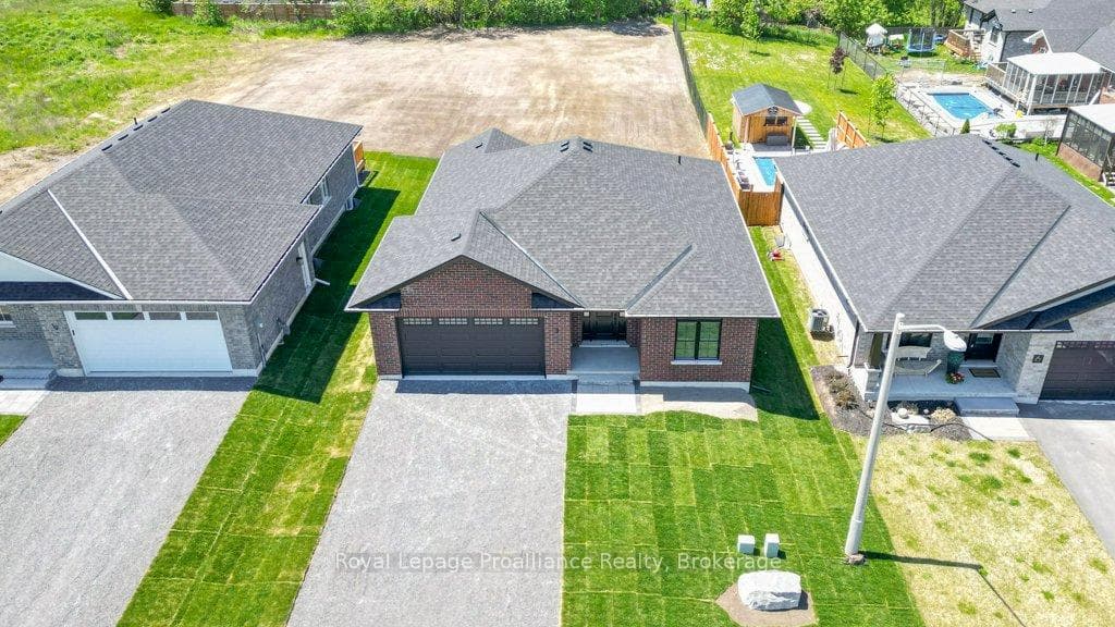 8 Dunmor Street photo 37