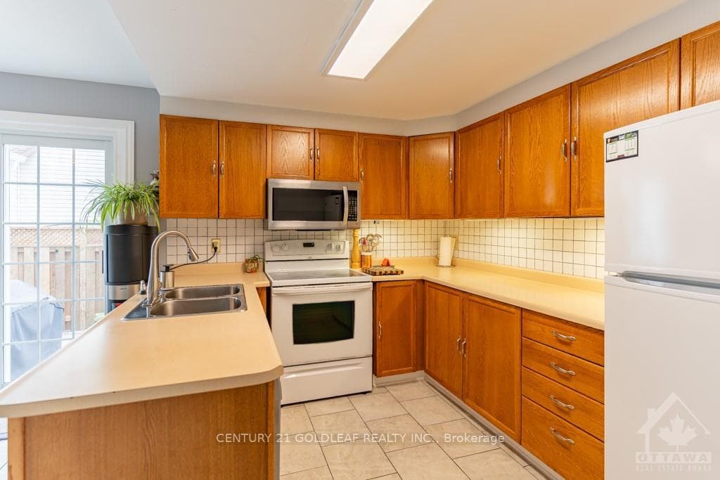 1758 TACHE Way photo 13