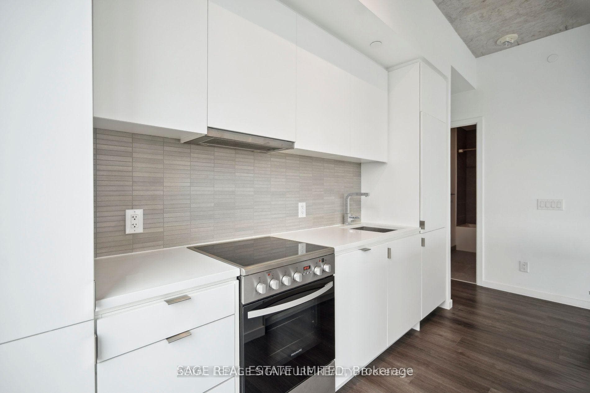 7 Smith Crescent Unit PH 808 photo 17