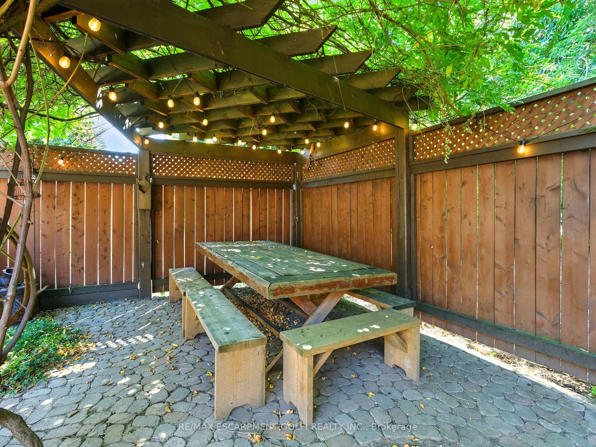 284 Cumberland Avenue photo 39